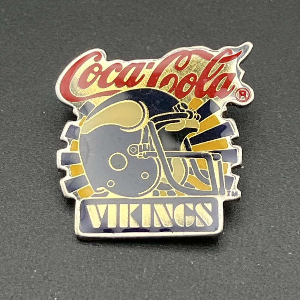 Vintage Coca-Cola Coke Minnesota Vikings Helmet NFL Football‎ Lapel Hat Pin